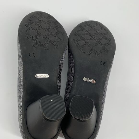 Vionic Mabrey Python Skinskin Print Closed Round Toe Pumps 8 Gray High Heels - Picture 7 of 9